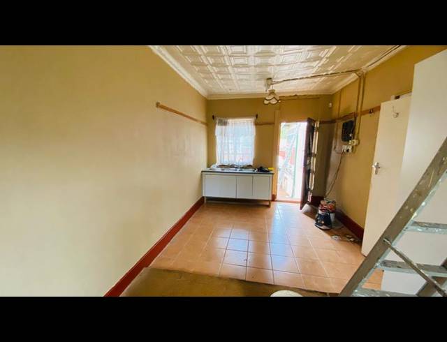 3 BEDROOM HOUSE FOR SALE IN BEZUIDENHOUT VALLEY